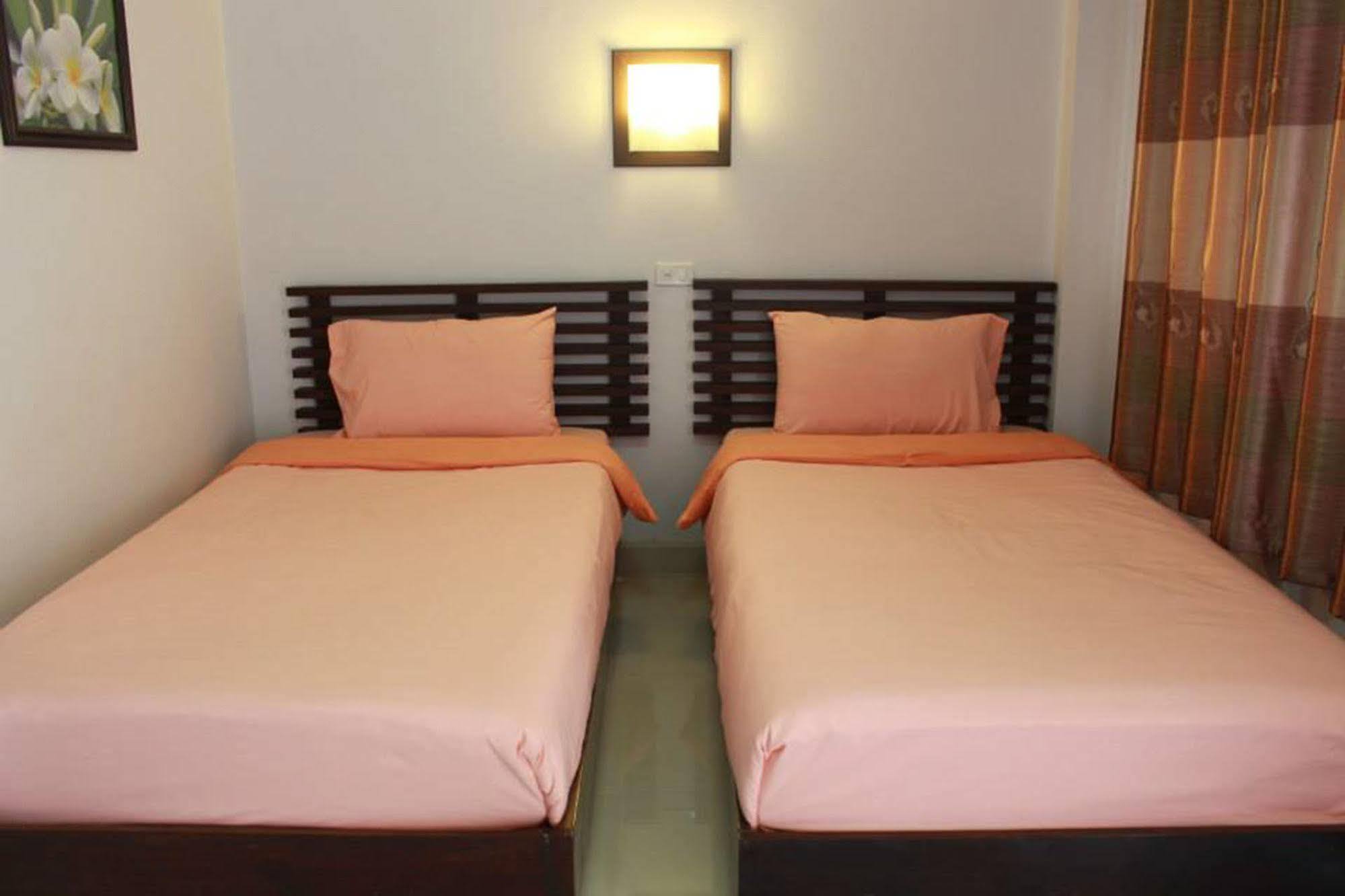 Pornkasem House Hotel Chiang Rai Luaran gambar